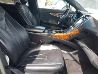 2016 Lincoln MKX Reserve z VIN 2LMTJ6LR7GBL60933, wystawiony jako IAAI lot #41825883 z przebiegiem 148 855 mil mil oraz . Historia ofert i sprzedaży dostępna na DreamBid. Obrazek 5.