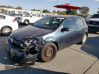 2013 Volkswagen Golf с VIN WVWDB7AJ6DW141752, выставлен на аукционе Copart как лот 75061034 с пробегом 90 216 миль миль и Списание • Salvage title. История ставок и продаж доступна на DreamBid. Изображение 1.