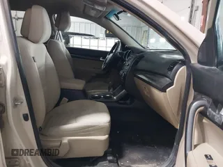 2012 Kia Sorento LX with VIN 5XYKTDA25CG226072, listed as a IAAI auction lot 41398669 with 229,218 mi miles. Bid and sale history available at carsss.com. Image 5.