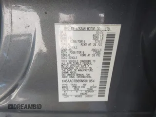 2005 Nissan Titan LE with VIN 1N6AA07B65N501054, listed as a IAAI auction lot 41728466 with 318,859 mi miles. Bid and sale history available at carsss.com. Image 9.