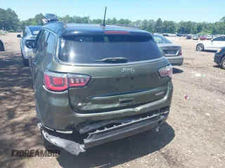 2018 Jeep Compass Latitude with VIN 3C4NJDBB5JT200840, listed as a IAAI auction lot 42557660 with 39,489 mi miles and . Bid and sale history available at DreamBid. Image 16.
