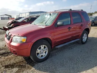 2007 Ford Escape XLT with VIN 1FMCU03147KB99005, listed as a Copart auction lot 76343974 with 142,759 mi miles and Salvage Title. Bid and sale history available at carsss.com. Image 1.