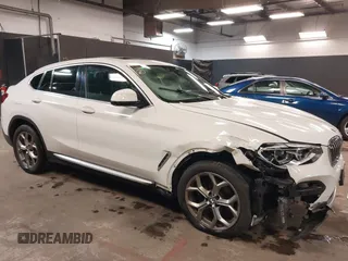 2020 BMW X4 xDrive30i with VIN 5UX2V1C08LLE68011, listed as a IAAI auction lot 41389958 with 119,391 mi miles. Bid and sale history available at carsss.com. Image 6.