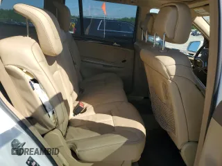2011 Mercedes-Benz GL 550 z VIN 4JGBF8GE4BA727500, wystawiony jako Copart lot #55490605 z przebiegiem 117 741 mil mil oraz Szkody całkowita. Historia ofert i sprzedaży dostępna na DreamBid. Obrazek 11.