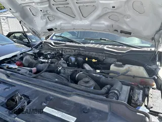2018 Ford Super Duty F-250 SRW XL with VIN 1FT7W2BT1JEC39660, listed as a IAAI auction lot 42070770 with 300,079 mi miles. Bid and sale history available at carsss.com. Image 10.