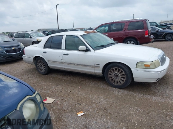 2009 Mercury Grand Marquis LS with VIN 2MEHM75V99X623036, listed as a IAAI auction lot 42087957 with 208,652 mi miles. Bid and sale history available at carsss.com. Image 1.