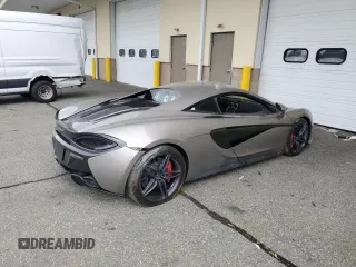 2017 McLaren 570S z VIN SBM13DAA7HW003763, wystawiony jako Copart lot #57582895 z przebiegiem 43 165 mil mil oraz Szkody całkowita. Historia ofert i sprzedaży dostępna na DreamBid. Obrazek 3.