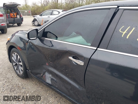 2017 Nissan Altima S z VIN 1N4AL3AP5HC134589, wystawiony jako IAAI lot #41995752 z przebiegiem 84 568 mil mil oraz . Historia ofert i sprzedaży dostępna na DreamBid. Obrazek 17.