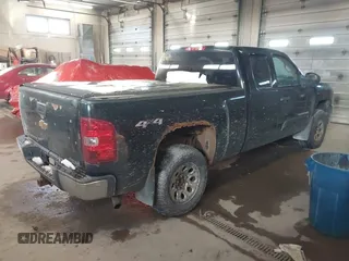 2010 Chevrolet Silverado 1500 LS with VIN 1GCSKREAXAZ161901, listed as a IAAI auction lot 41502944 with 289,439 mi miles and . Bid and sale history available at DreamBid. Image 4.