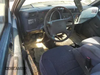 1997 Chevrolet S-10 LS with VIN 1GCCS19W7VK121494, listed as a Copart auction lot 75327694 with 292,652 mi miles and Salvage Title. Bid and sale history available at DreamBid. Image 8.