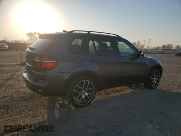 2013 BMW X5 xDrive35i z VIN 5UXZV4C54D0B06711, wystawiony jako Copart lot #48958535 z przebiegiem 201 650 mil mil oraz Czysty tytuł • Clean title. Historia ofert i sprzedaży dostępna na DreamBid. Obrazek 3.