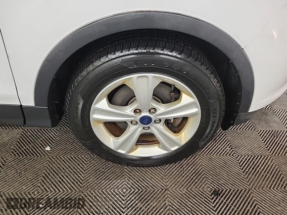 2016 Ford Escape SE с VIN 1FMCU9GX0GUB00929, выставлен на аукционе IAAI как лот 42503267 с пробегом 95 079 миль миль и . История ставок и продаж доступна на DreamBid. Изображение 1.