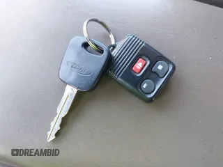 2001 Ford Escape XLT с VIN 1FMYU04161KC37345, выставлен на аукционе IAAI как лот 42312100 с пробегом 225 600 миль миль и . История ставок и продаж доступна на DreamBid. Изображение 11.