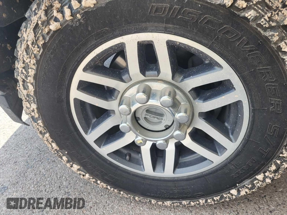 2019 Ford F-250 XL with VIN 1FT7W2BT0KED41596, listed as a IAAI auction lot 42727923 with 246,034 mi miles and . Bid and sale history available at DreamBid. Image 22.