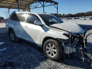 2013 Toyota Highlander with VIN 5TDZK3EH3DS122842, listed as a Copart auction lot 43451885 with 180,835 mi miles and Non Repairable. Bid and sale history available at carsss.com. Image 4.