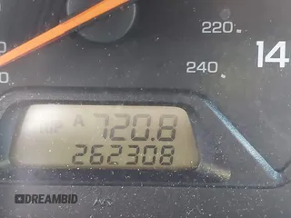 2002 Honda Accord EX z VIN 1HGCG56632A038404, wystawiony jako IAAI lot #42370161 z przebiegiem 262 308 mil mil oraz . Historia ofert i sprzedaży dostępna na DreamBid. Obrazek 7.