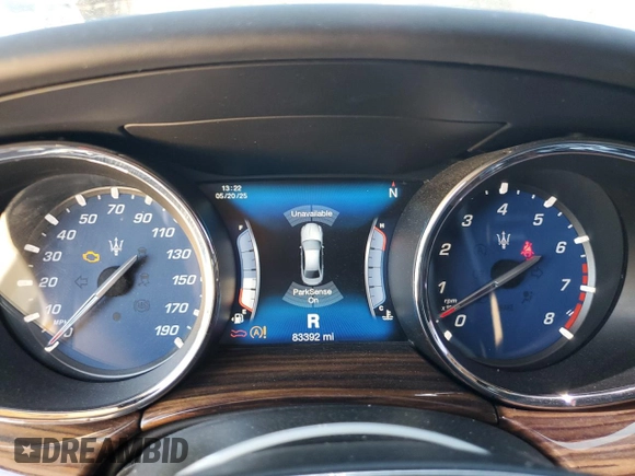 2017 Maserati Quattroporte S Q4 z VIN ZAM56RRA3H1211666, wystawiony jako Copart lot #56855555 z przebiegiem 83 392 mil mil oraz Szkoda całkowita • Salvage title. Historia ofert i sprzedaży dostępna na DreamBid. Obrazek 9.
