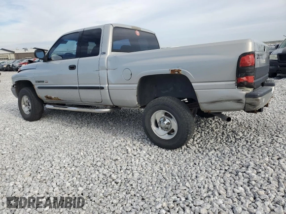 2001 Dodge 1500 z VIN 3B7HF13Z11G165621, wystawiony jako Copart lot #52585255 z przebiegiem 232 673 mil mil oraz Szkoda całkowita • Salvage title. Historia ofert i sprzedaży dostępna na DreamBid. Obrazek 2.