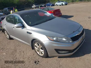 2013 Kia Optima EX z VIN 5XXGN4A76DG200422, wystawiony jako IAAI lot #42067904 z przebiegiem 278 808 mil mil oraz . Historia ofert i sprzedaży dostępna na DreamBid. Obrazek 1.