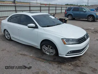2017 Volkswagen Jetta SEL z VIN 3VWL17AJ2HM236911, wystawiony jako IAAI lot #42084442 z przebiegiem Nie podano mil oraz . Historia ofert i sprzedaży dostępna na DreamBid. Obrazek 1.