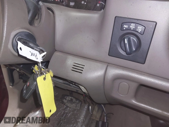 2003 Ford F-250 XL с VIN 1FTNX21LX3EA52118, выставлен на аукционе IAAI как лот 41289618 с пробегом 145 775 миль миль и . История ставок и продаж доступна на DreamBid. Изображение 11.