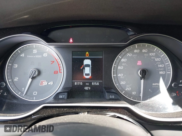 2014 Audi S4 Premium Plus z VIN WAUDGAFL1EA120568, wystawiony jako IAAI lot #42143431 z przebiegiem 81 715 mil mil oraz . Historia ofert i sprzedaży dostępna na DreamBid. Obrazek 7.