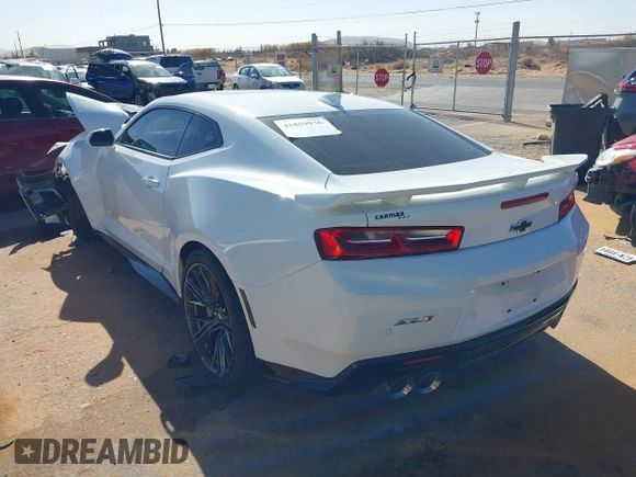 2018 Chevrolet Camaro ZL1 z VIN 1G1FK1R60J0165882, wystawiony jako IAAI lot #41859936 z przebiegiem Nie podano mil oraz . Historia ofert i sprzedaży dostępna na DreamBid. Obrazek 3.