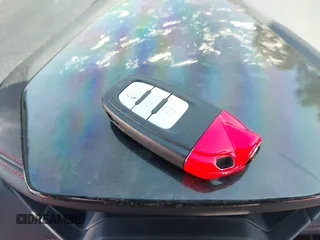 2017 Lamborghini Huracan z VIN ZHWUC2ZF9HLA07464, wystawiony jako IAAI lot #40491332 z przebiegiem 15 069 mil mil oraz . Historia ofert i sprzedaży dostępna na DreamBid. Obrazek 11.