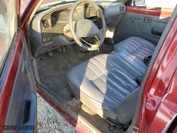 1992 Toyota 2WD Pickups with VIN 4TARN81A0NZ002490, listed as a Copart auction lot 43082105 with 152,026 mi miles and Non Repairable. Bid and sale history available at carsss.com. Image 8.