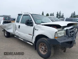 2004 Ford Super Duty F-250 XL with VIN 1FTNX21PX4EA25232, listed as a IAAI auction lot 39570173 with 246,165 mi miles. Bid and sale history available at carsss.com. Image 1.