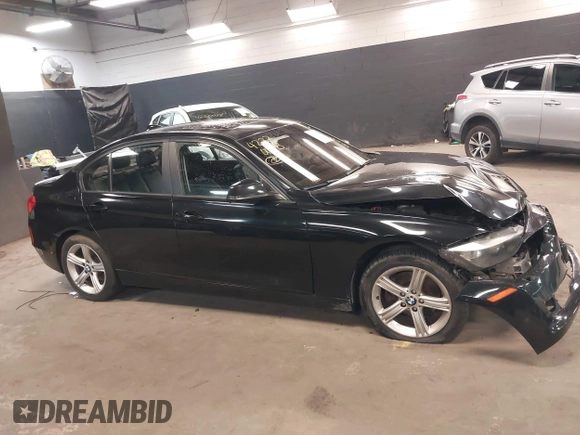 2014 BMW 3 Series 328i xDrive с VIN WBA3B5G59ENS06561, выставлен на аукционе IAAI как лот 42370078 с пробегом 101 877 миль миль и . История ставок и продаж доступна на DreamBid. Изображение 13.