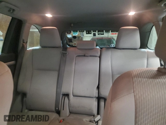 2015 Toyota Highlander LE z VIN 5TDBKRFHXFS217825, wystawiony jako Copart lot #57860765 z przebiegiem 221 930 mil mil oraz Szkoda całkowita • Salvage title. Historia ofert i sprzedaży dostępna na DreamBid. Obrazek 10.