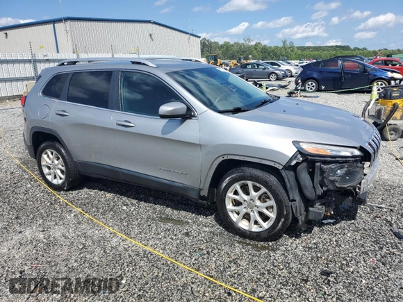 2016 Jeep Cherokee Latitude z VIN 1C4PJLCS9GW161125, wystawiony jako Copart lot #61339145 z przebiegiem 244 966 mil mil oraz Szkoda całkowita • Salvage title. Historia ofert i sprzedaży dostępna na DreamBid. Obrazek 4.