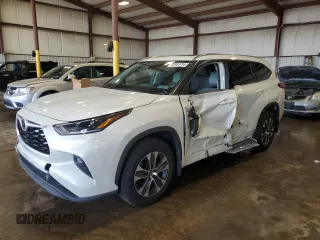 2021 Toyota Highlander XLE with VIN 5TDHZRBH8MS546421, listed as a Copart auction lot 60963955 with 45,227 mi miles and Salvage title. Bid and sale history available at DreamBid. Image 1.