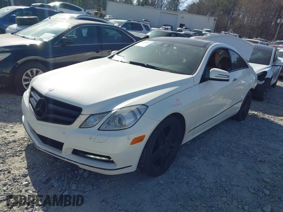 2013 Mercedes-Benz E-Class E 350 with VIN WDDKJ8JB3DF214221, listed as a IAAI auction lot 41812003 with 150,572 mi miles. Bid and sale history available at carsss.com. Image 18.