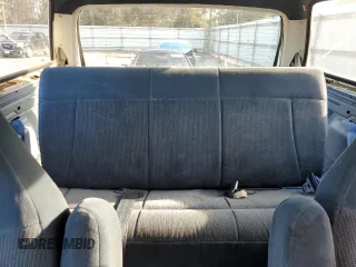 1994 Ford Bronco XL с VIN 1FMEU15N0RLA76670, выставлен на аукционе Copart как лот 46048315 с пробегом 269 968 миль миль и Списание • Salvage title. История ставок и продаж доступна на DreamBid. Изображение 10.