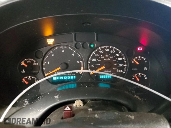 2000 Chevrolet Blazer LS z VIN 1GNCT18WXYK132399, wystawiony jako Copart lot #87880555 z przebiegiem 89 350 mil mil oraz Czysty tytuł • Clean title. Historia ofert i sprzedaży dostępna na DreamBid. Obrazek 9.