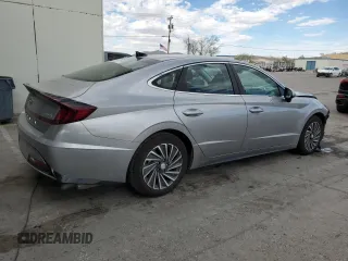 2020 Hyundai Sonata Hybrid Ultimate with VIN KMHL34JJ8LA013995, listed as a Copart auction lot 72614324 with 71,369 mi miles and Salvage Title. Bid and sale history available at carsss.com. Image 3.