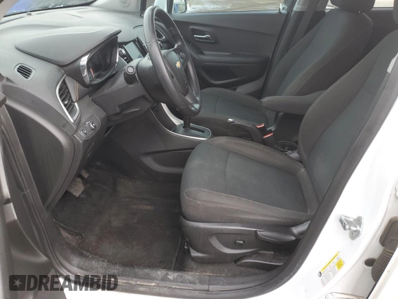 2021 Chevrolet Trax LS z VIN KL7CJKSB1MB312761, wystawiony jako Copart lot #51279365 z przebiegiem 63 098 mil mil oraz Szkoda całkowita • Salvage title. Historia ofert i sprzedaży dostępna na DreamBid. Obrazek 7.