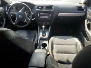2013 Volkswagen Jetta SE with VIN 3VWDP7AJ4DM351667, listed as a Copart auction lot 54541425 with 185,854 mi miles and Salvage title. Bid and sale history available at DreamBid. Image 8.