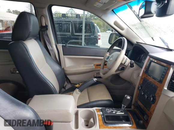 2008 Jeep Grand Cherokee Limited z VIN 1J8HS582X8C100612, wystawiony jako IAAI lot #41934146 z przebiegiem 148 852 mil mil oraz . Historia ofert i sprzedaży dostępna na DreamBid. Obrazek 5.