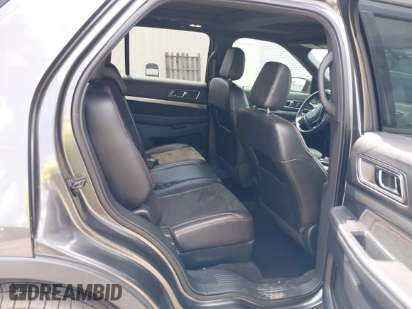2018 Ford Explorer XLT z VIN 1FM5K7D83JGC51303, wystawiony jako IAAI lot #42456171 z przebiegiem 110 155 mil mil oraz . Historia ofert i sprzedaży dostępna na DreamBid. Obrazek 8.