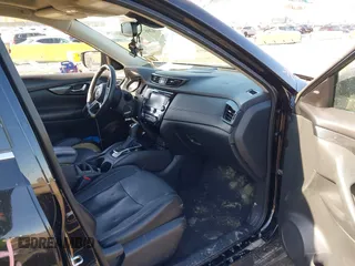 2018 Nissan Rogue SV z VIN 5N1AT2MV2JC851483, wystawiony jako IAAI lot #42082917 z przebiegiem 115 707 mil mil oraz . Historia ofert i sprzedaży dostępna na DreamBid. Obrazek 5.
