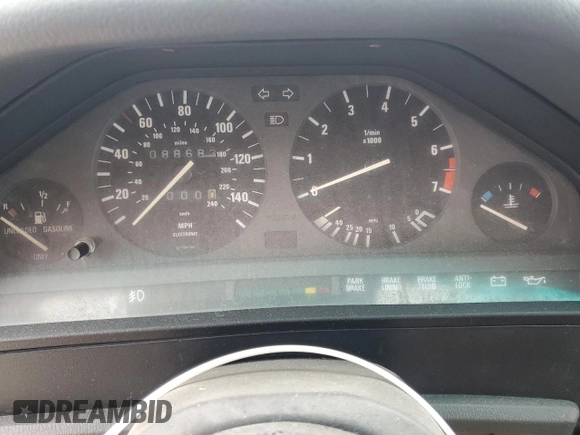 1989 BMW 3 Series z VIN WBABB2309K8862774, wystawiony jako Copart lot #44600775 z przebiegiem 88 683 mil mil oraz Czysty tytuł • Clean title. Historia ofert i sprzedaży dostępna na DreamBid. Obrazek 9.