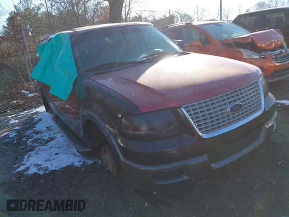 2004 Ford Expedition Special Service with VIN 1FMFU16L34LB23913, listed as a IAAI auction lot 41356774 with 314,079 mi miles. Bid and sale history available at carsss.com. Image 1.