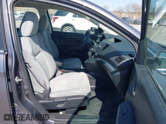 2016 Honda CR-V LX with VIN 5J6RM4H3XGL135927, listed as a IAAI auction lot 41899292 with 165,000 mi miles. Bid and sale history available at carsss.com. Image 5.