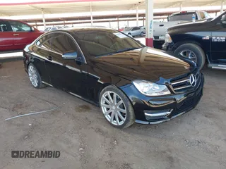 2014 Mercedes-Benz C 250 z VIN WDDGJ4HB4EG160511, wystawiony jako IAAI lot #42382884 z przebiegiem 111 758 mil mil oraz . Historia ofert i sprzedaży dostępna na DreamBid. Obrazek 1.