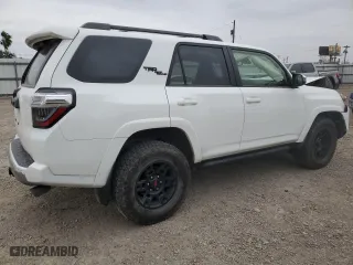2022 Toyota 4Runner TRD Off Road Premium with VIN JTERU5JR5N6077033, listed as a Copart auction lot 45323235 with 33,746 mi miles and Salvage Title. Bid and sale history available at carsss.com. Image 3.
