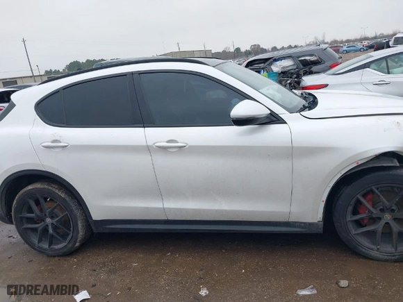 2018 Alfa Romeo Stelvio Ti Sport with VIN ZASFAKNN2J7B88396, listed as a IAAI auction lot 41446139 with 1 mi miles. Bid and sale history available at carsss.com. Image 14.