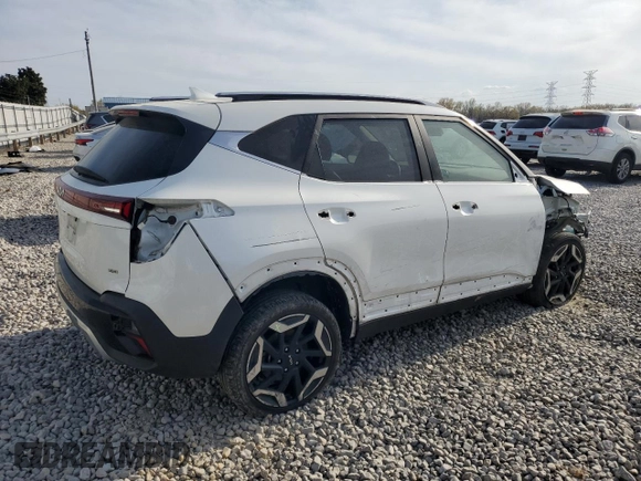 2024 Kia Seltos SX z VIN KNDETCA74R7475682, wystawiony jako Copart lot #50209985 z przebiegiem 34 847 mil mil oraz Szkoda całkowita • Salvage title. Historia ofert i sprzedaży dostępna na DreamBid. Obrazek 3.